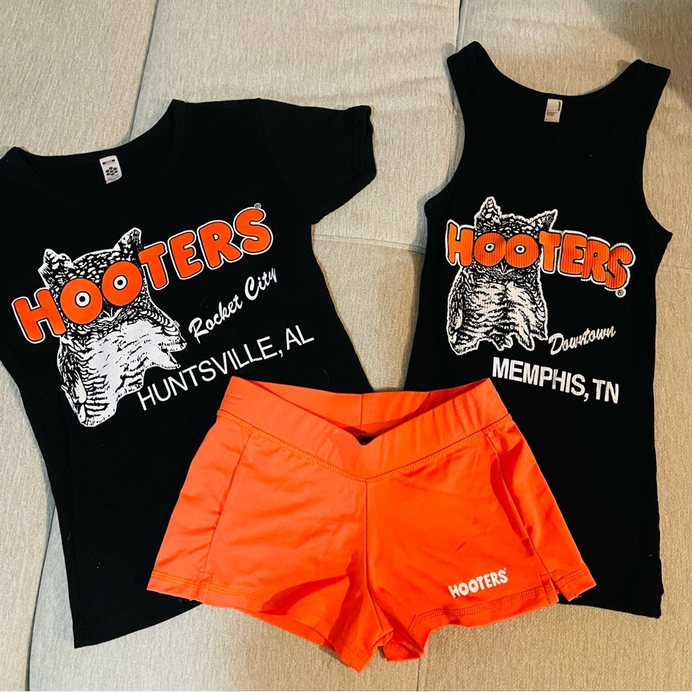 3pc HOOTERS Bundle Tee, Tank, Shorts